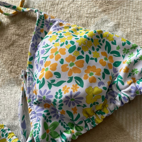 Floral Triangle Bikini Top size large - Picture 2 of 4